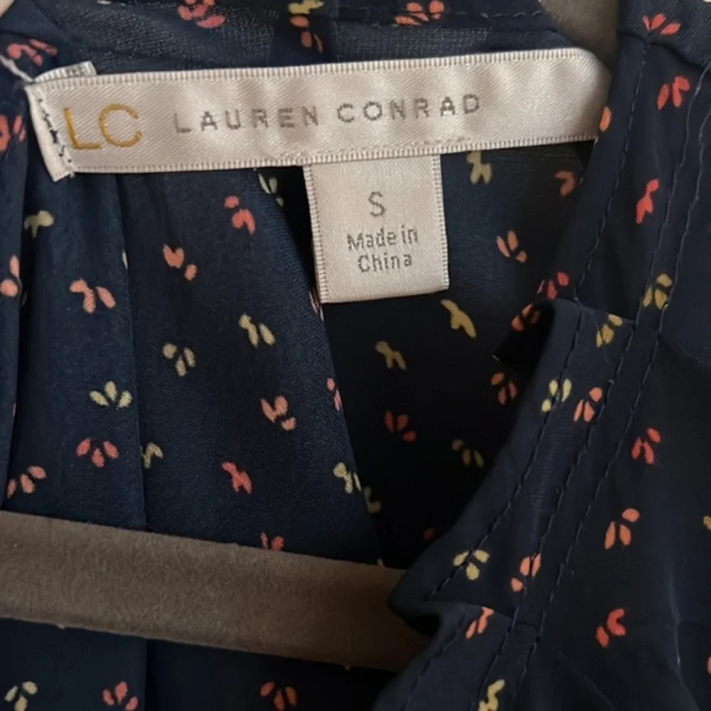 Lauren Conrad Navy Blue Pleated Neck Blouse. Size S - Picture 4 of 10